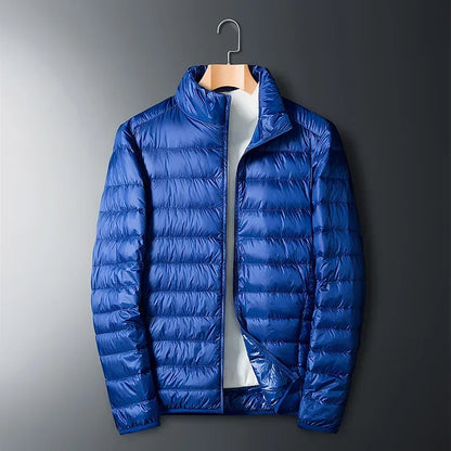Doudoune coloris Bleu suspendue sur cintre