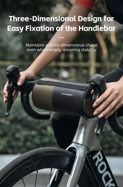 Three-Dimensional Design for Easy Fixation — cycliste fixant la sacoche ROCKBROS sur guidon de vélo de route, structure cylindrique rigide même à vide