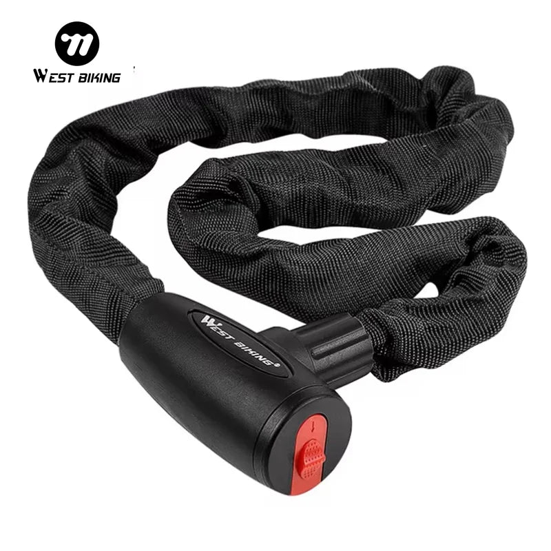 Antivol chaîne vélo tenu en main, gaine textile noire, tête de verrou West Biking visible