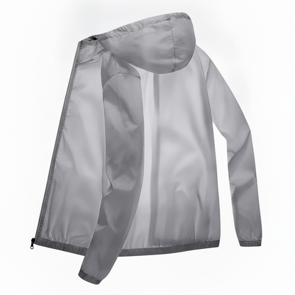 Coupe-vent cycliste ultraléger gris à capuche — vue studio, même pose et cadrage que le blanc, col vierge sans texte