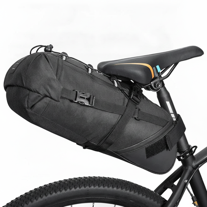 Sacoche de selle Velotrip 10L noire montée sous la selle — vue studio détaillée