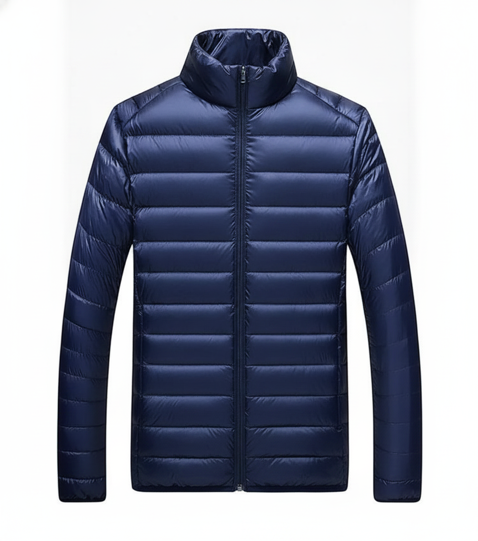 Doudoune homme légère à duvet, coloris marine, vue de face sur fond neutre